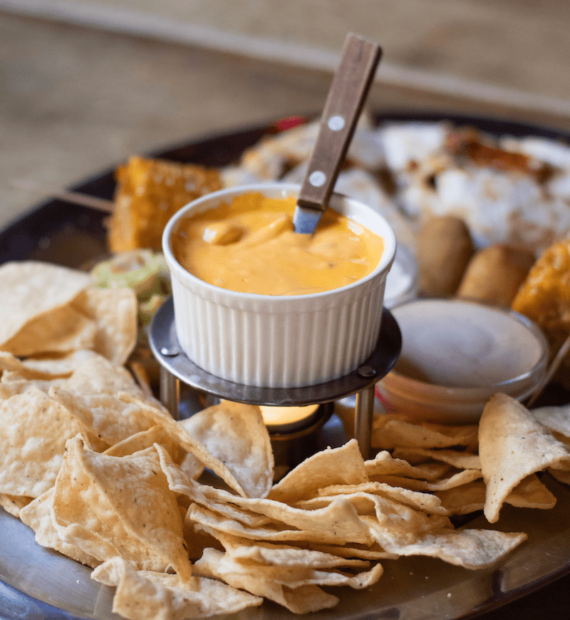 cheesecake with chocolate sauce berries